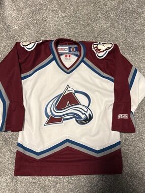 CCM Colorado Avalanche Vintage NHL Jersey - Burgundy & White Youth L/XL